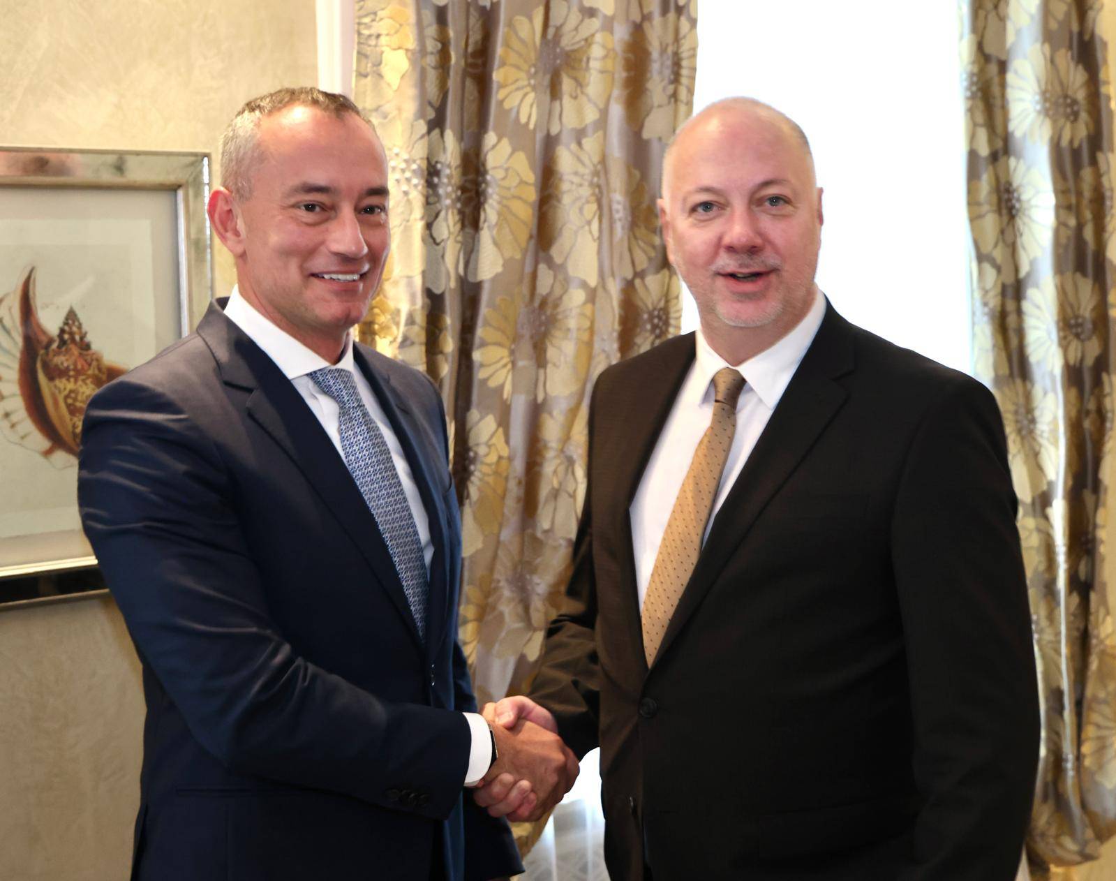 Николай Младенов и Росен Желязков